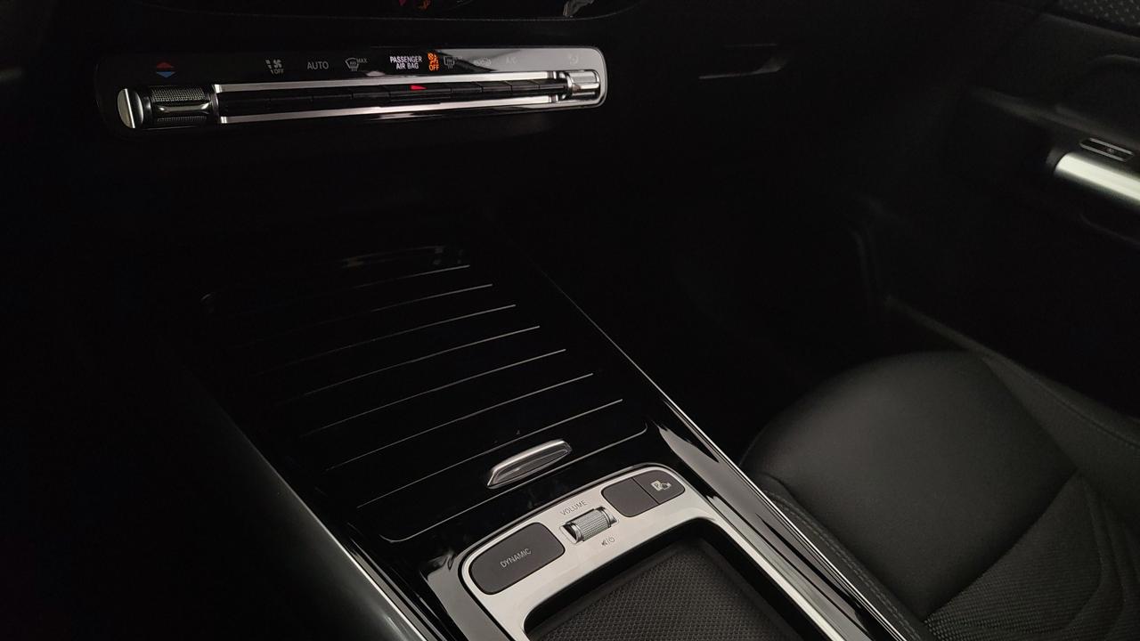 Mercedes-Benz GLA 180 d Progressive Advanced auto