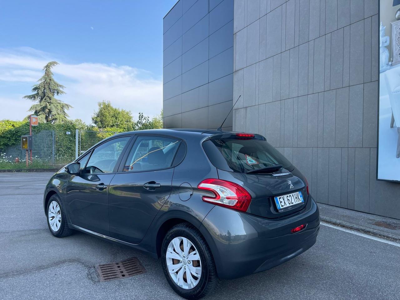 Peugeot 208 PureTech 82 5 porte Allure