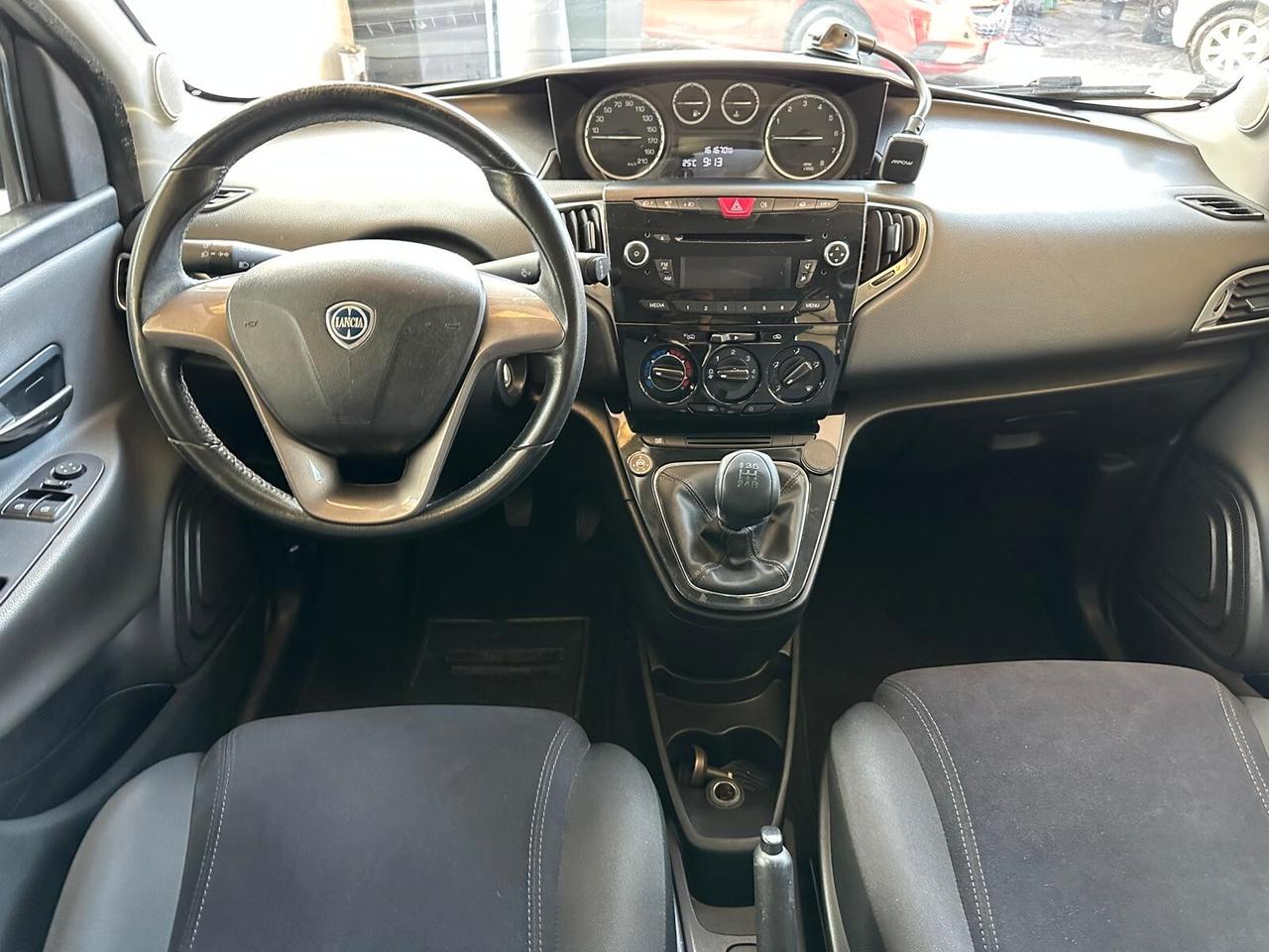 Lancia Ypsilon 1.2 69 CV 5 porte S&S Platinum