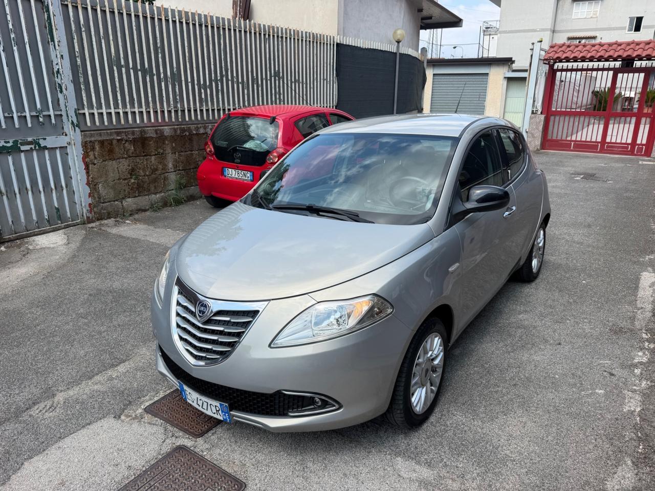 Lancia Ypsilon 0.9 TwinAir 85 CV 5 porte S&S DFN Platinum