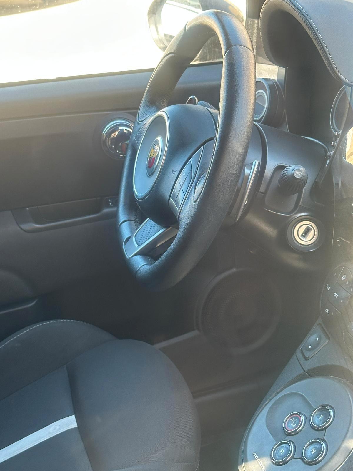 Abarth 500 C 1.4 Turbo T-Jet Custom
