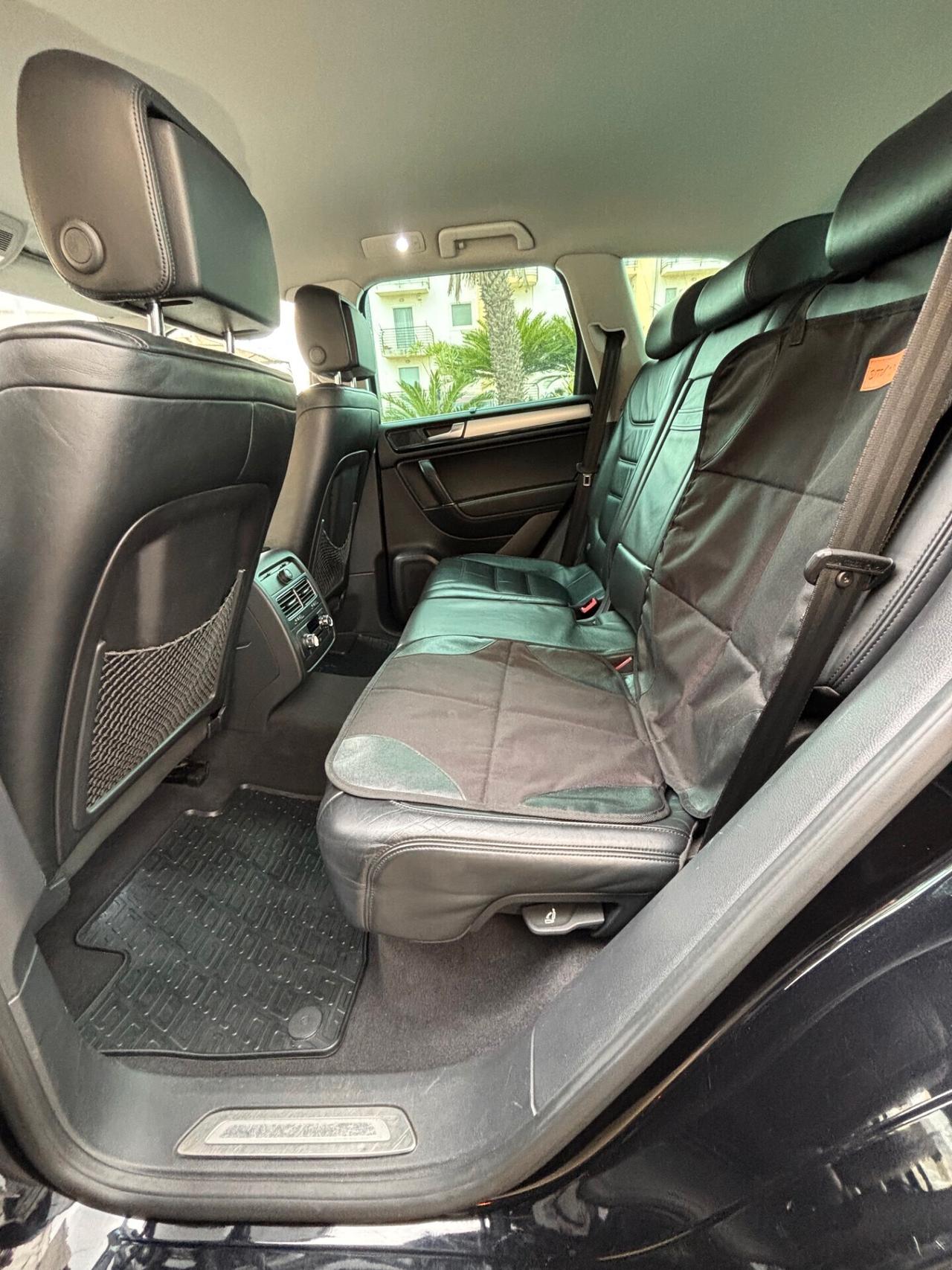 Volkswagen Touareg R-Line Fari LED