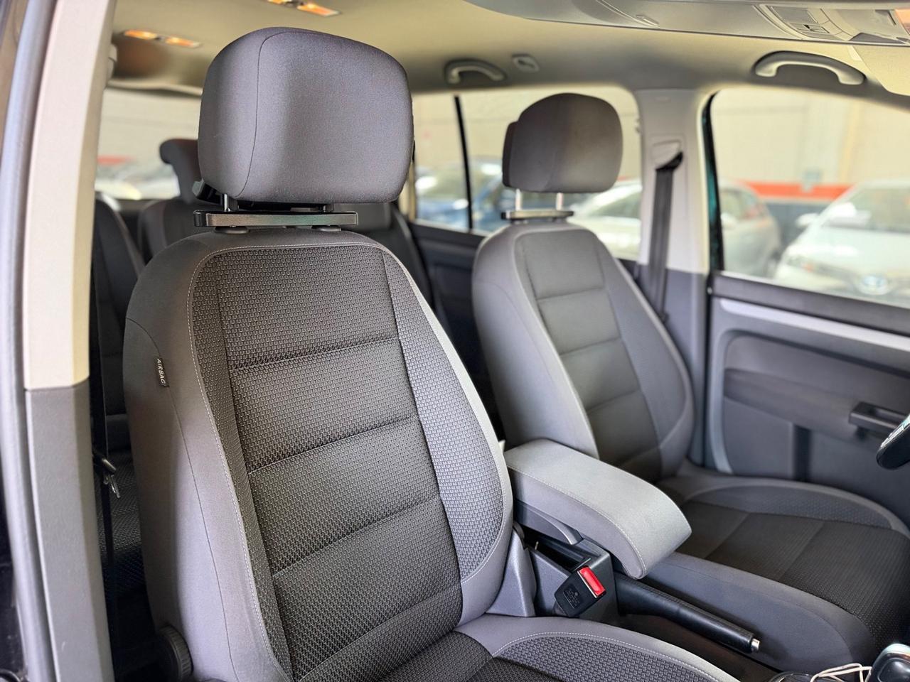 Volkswagen Touran 1.6 TDI DSG Comfortline 7 POSTI NEOPATENTATI