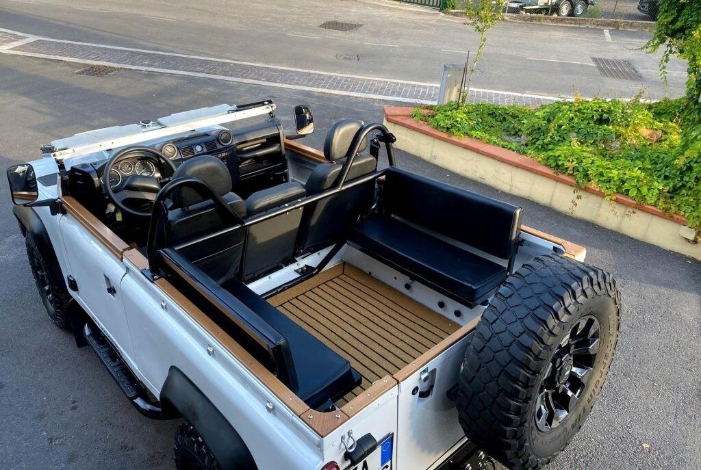 LAND ROVER Defender 90 2.2 TD4 Station Wagon