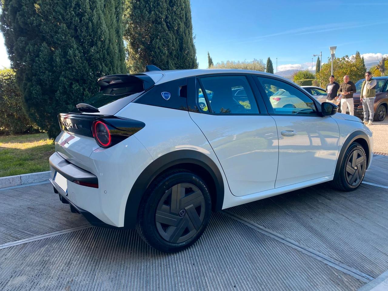 Lancia Ypsilon Hybrid e-DCT