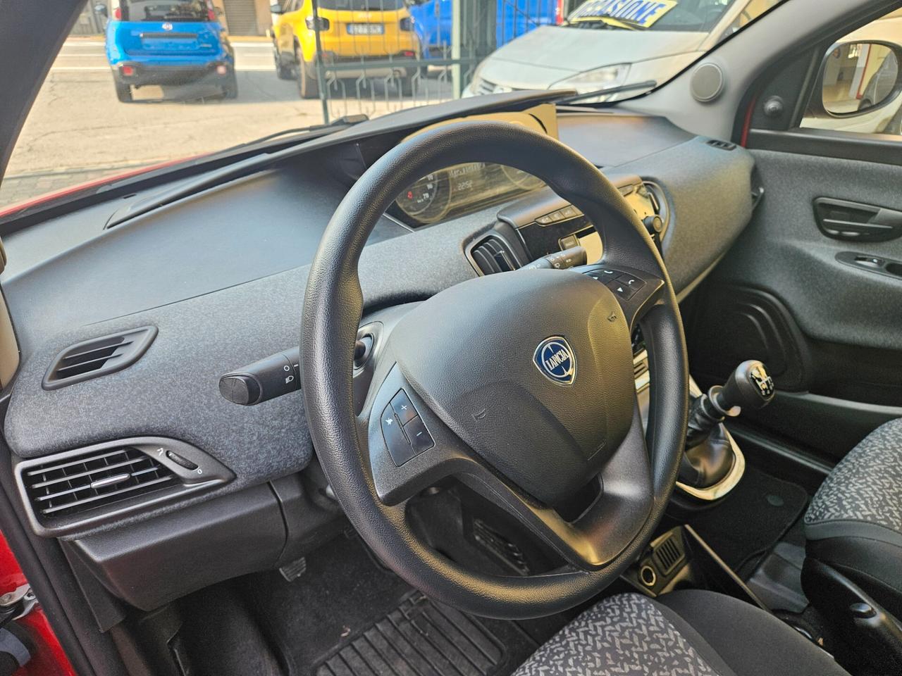 Lancia Ypsilon 1.0 FireFly 5 porte S&S Hybrid Ecochic