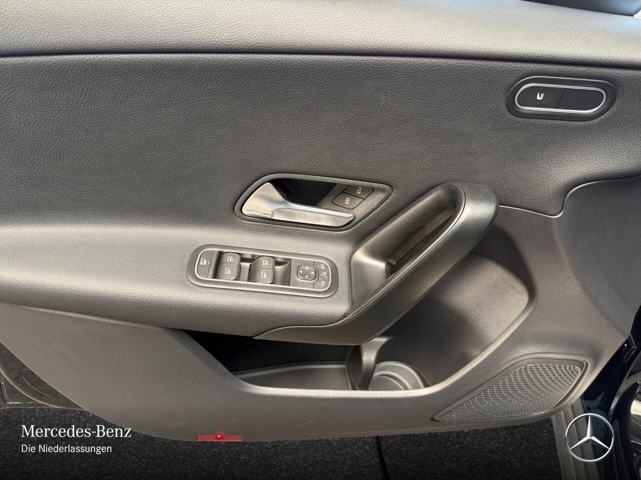Mercedes-benz A 180d Automatic Progressive Advanced Camera.Led