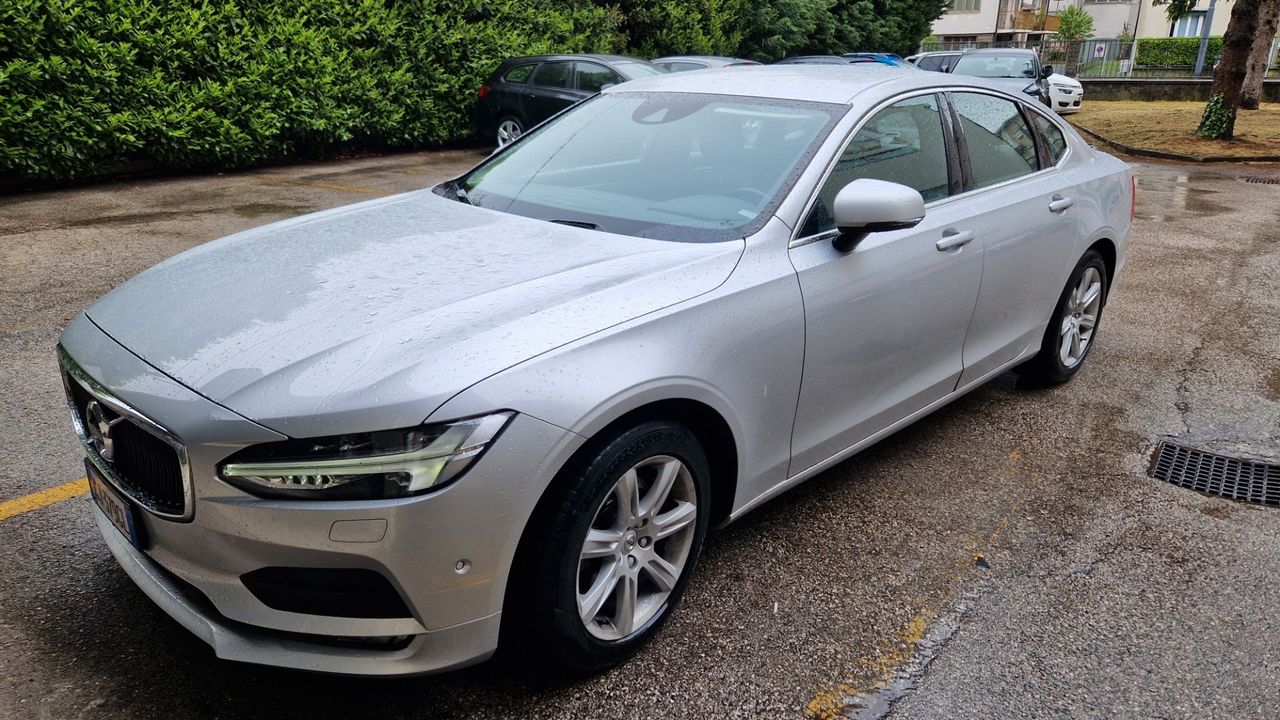 Volvo S90 Momentum Cambio Manuale