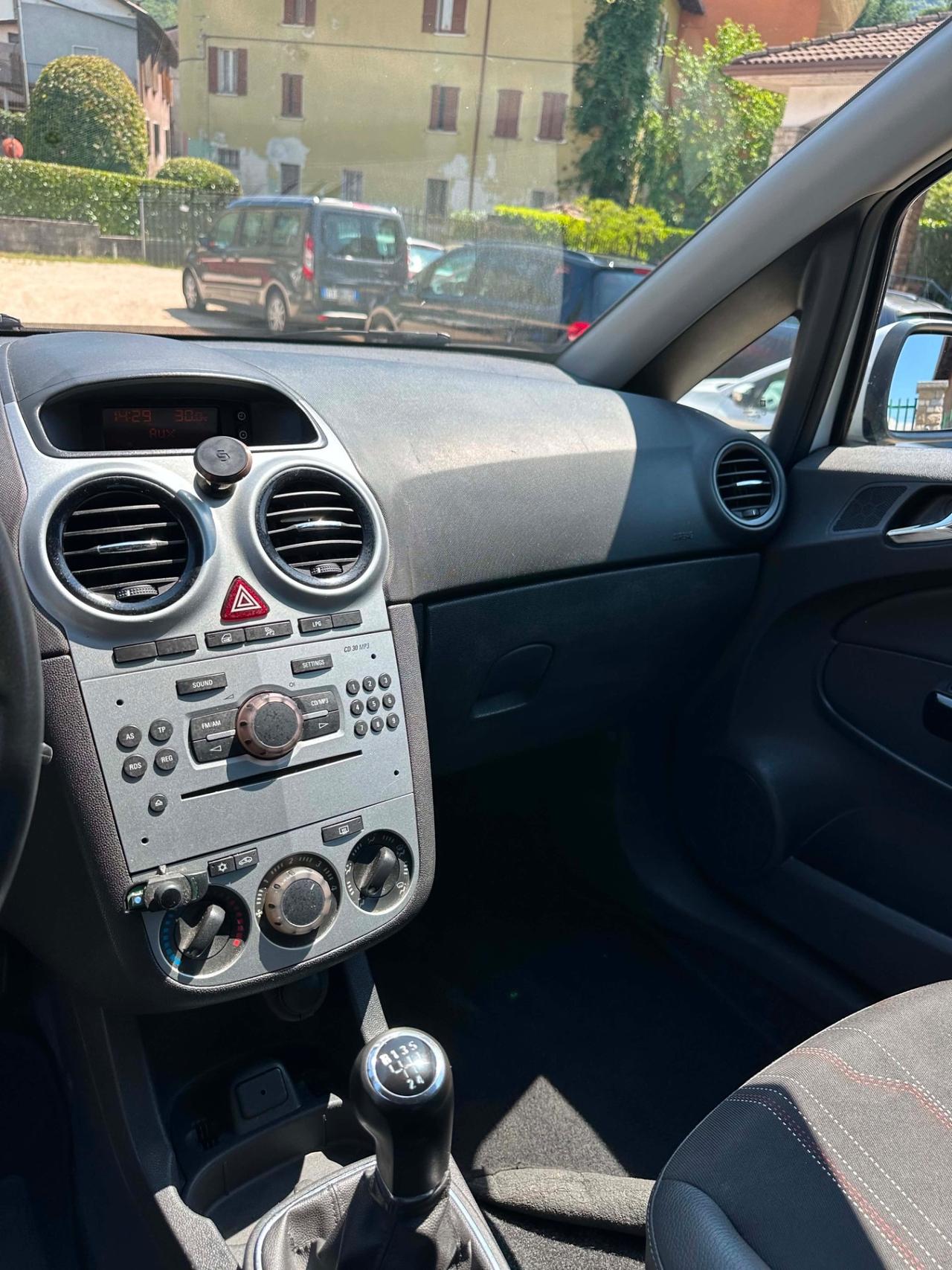 Opel CORSA 1.2 5P GPL COSMO KMCERT NEOPAT UNICOPR