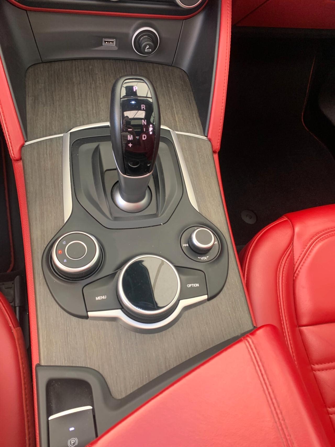 Alfa Romeo Stelvio 210 CV Q4 full tetto uniprò