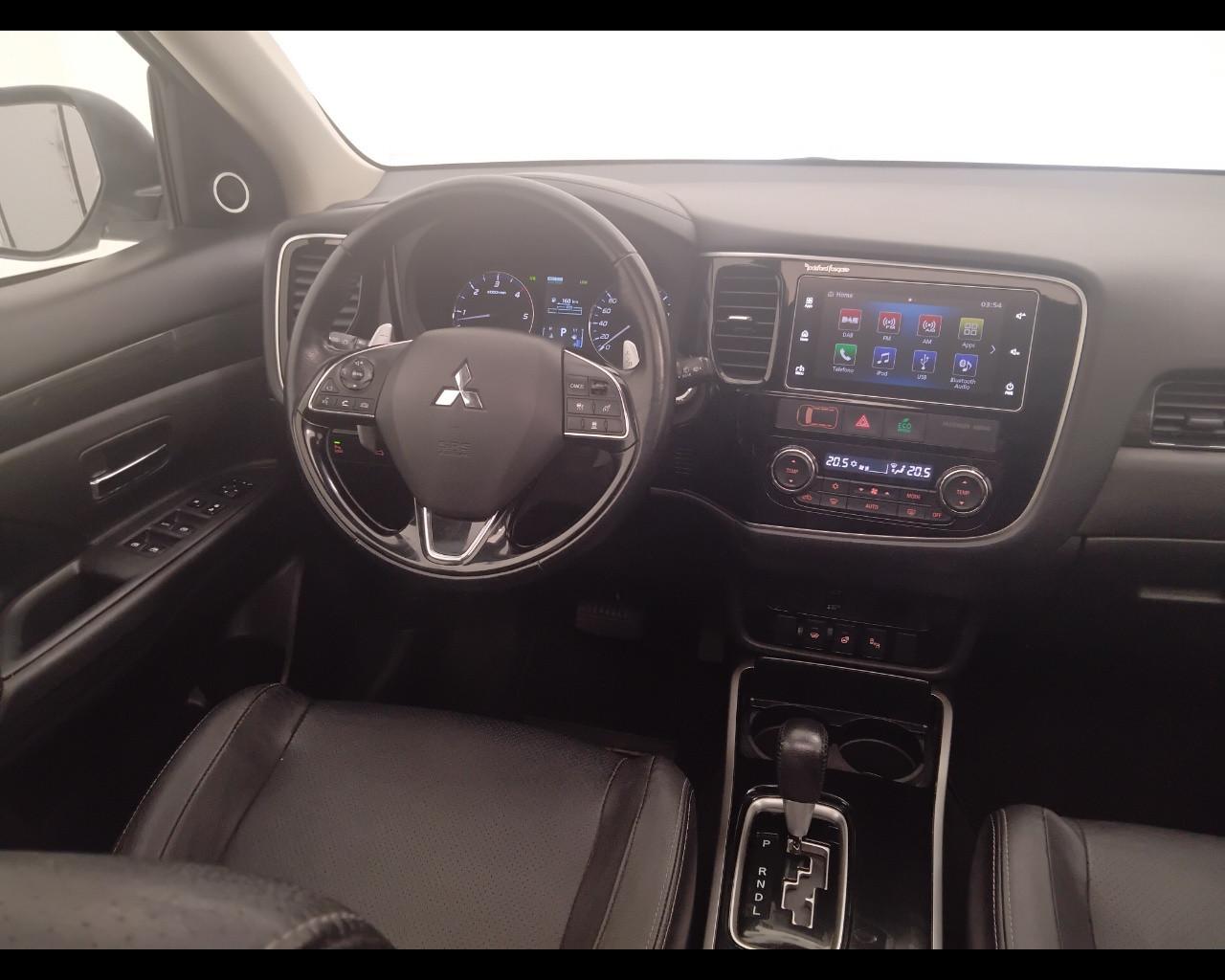 MITSUBISHI Outlander III 2016 - Outlander 2.2 Instyle Plus Sda Diam.Pac