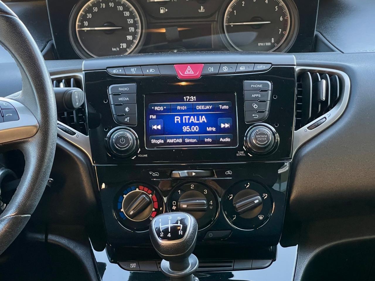 Lancia Ypsilon 1.2 69 CV 5 porte S&S Gold