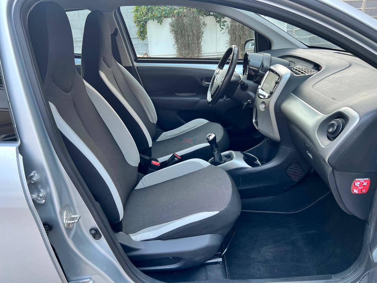 Toyota Aygo 5pt 1.0 Benz. 70cv x-pure CAMERA/TEL/CLIMA PERF.