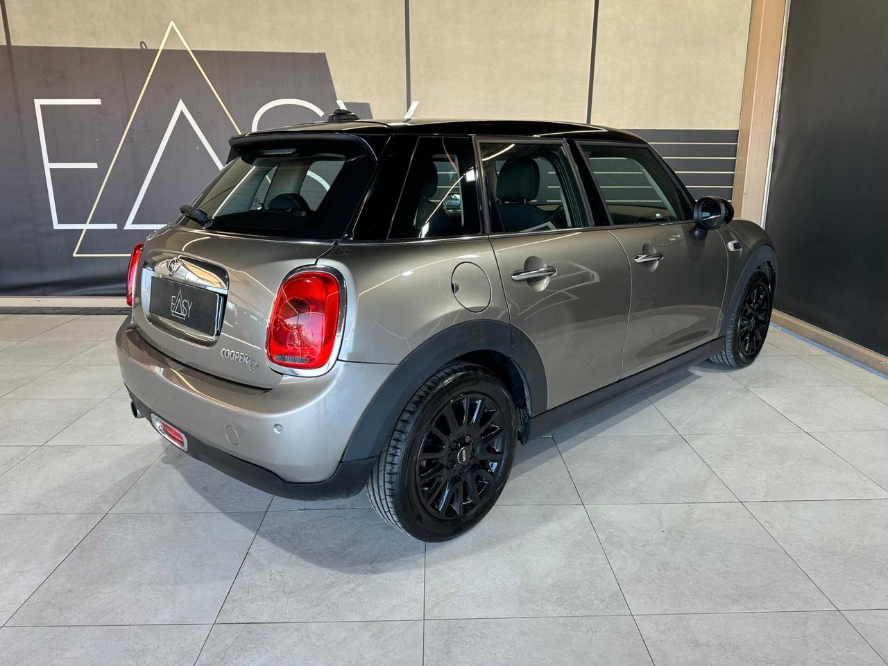 MINI Cooper D 1.5 Business 5p