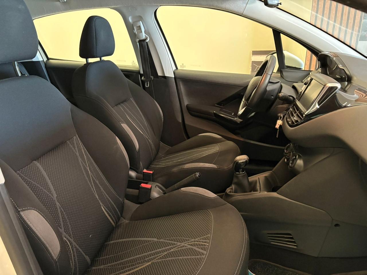 Peugeot 208 1.2 VTi 82 CV 5 porte Allure
