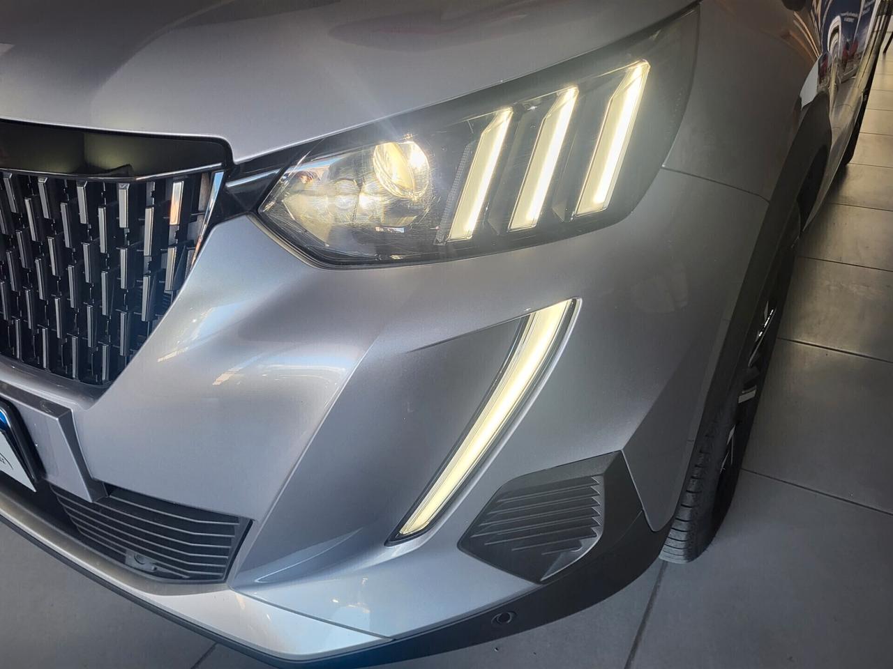 Peugeot 2008 BlueHDi 130 S&S EAT8 GT+navi+bixeno