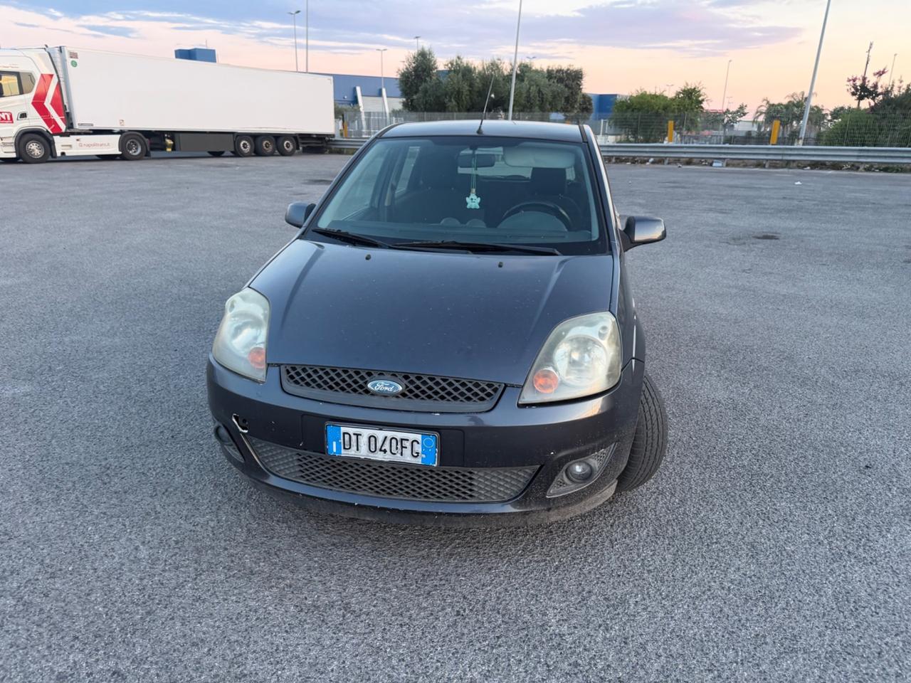 Ford Fiesta 1.2 16V 5p. Ghia