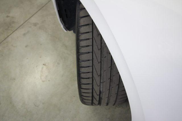 VOLKSWAGEN Golf Life 1.0 eTSI 110 CV DSG