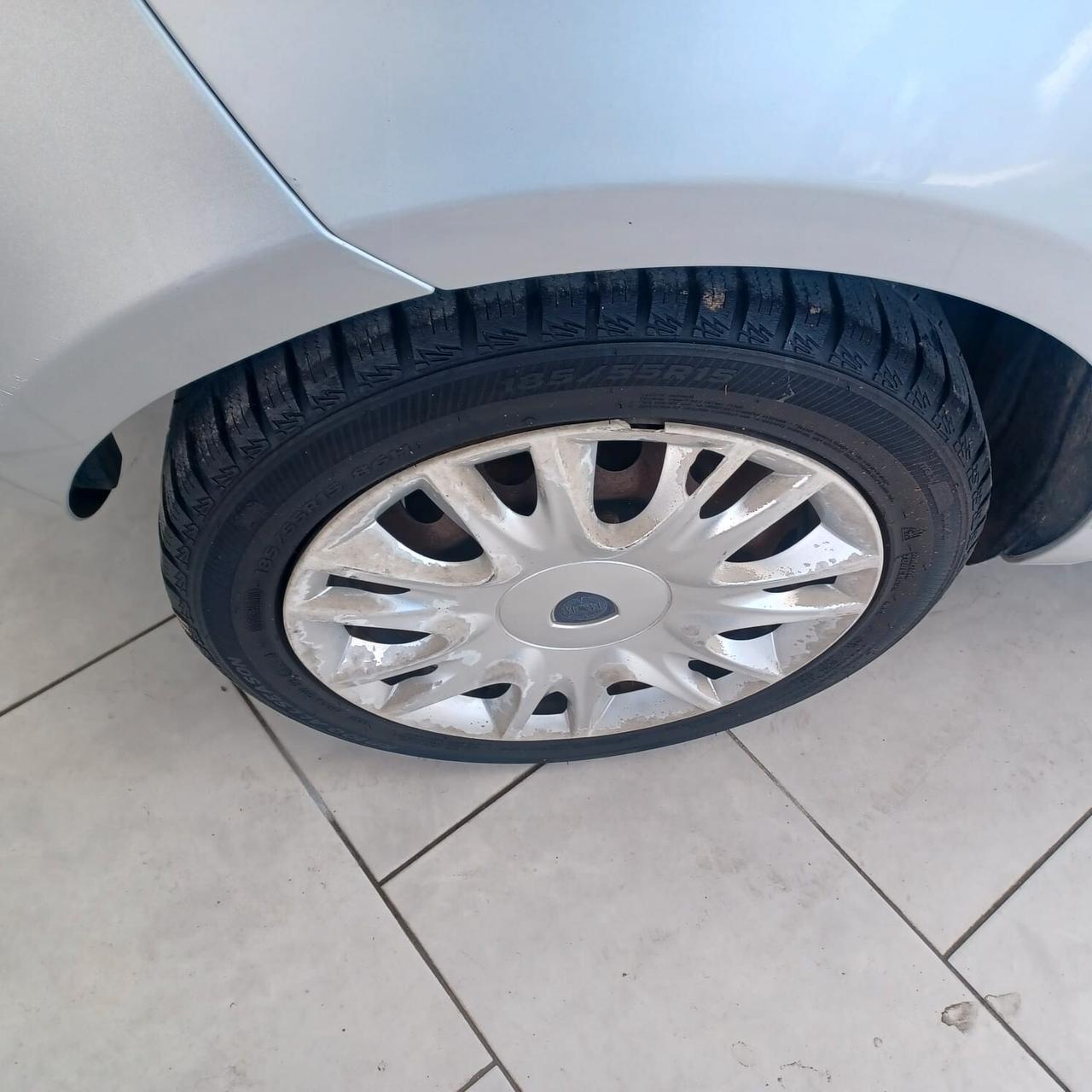 DISTRIBUZIONE FATTA NEOPATENTATI YPSILON 1.2