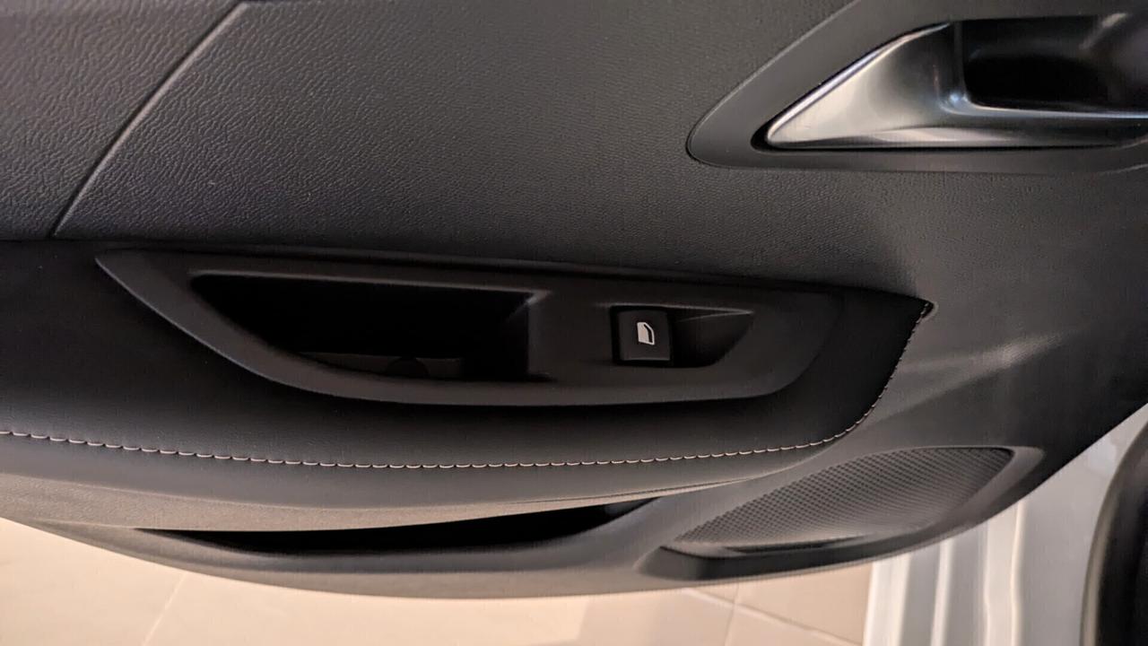 Peugeot 208 100 ALLURE