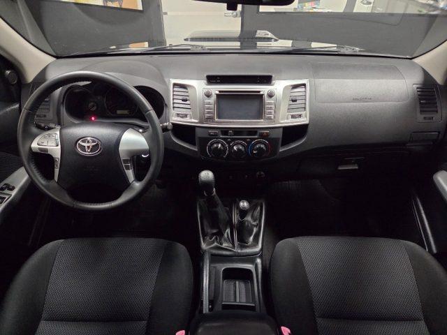 TOYOTA Hilux D-4D 4WD EXTRA CAB MANUALE