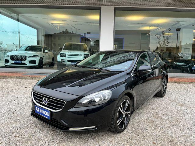 VOLVO V40 D3 Geartronic Momentum