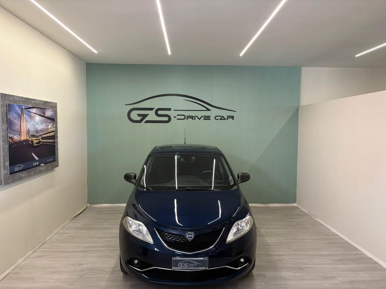 Lancia Ypsilon 1.200cc 69 CV 5 porte Platinum