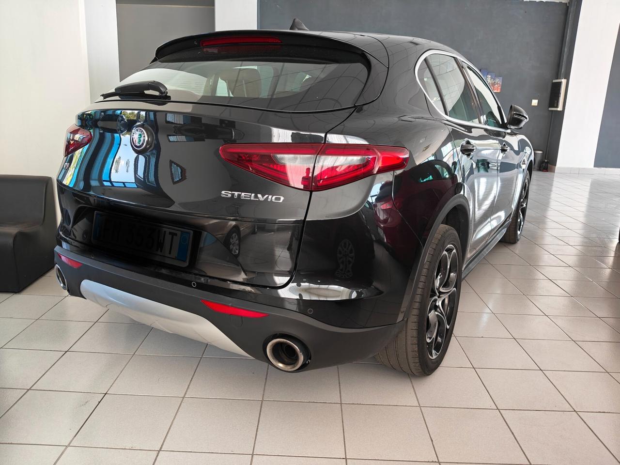 Alfa Romeo Stelvio 2.2 Turbodiesel 210 CV AT8 Q4 Executive