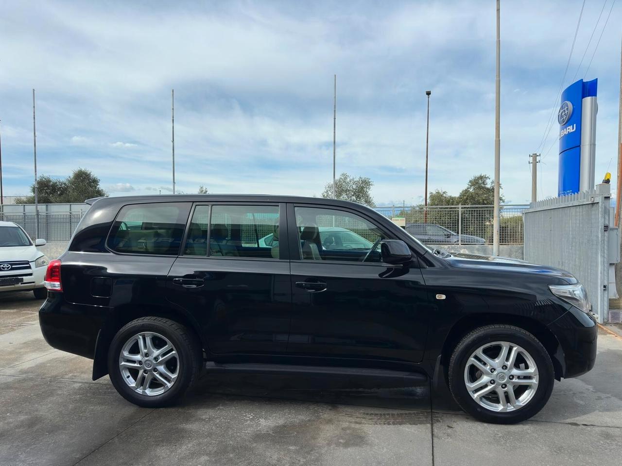 Toyota Land Cruiser V8 4.5 D4-D 7 posti