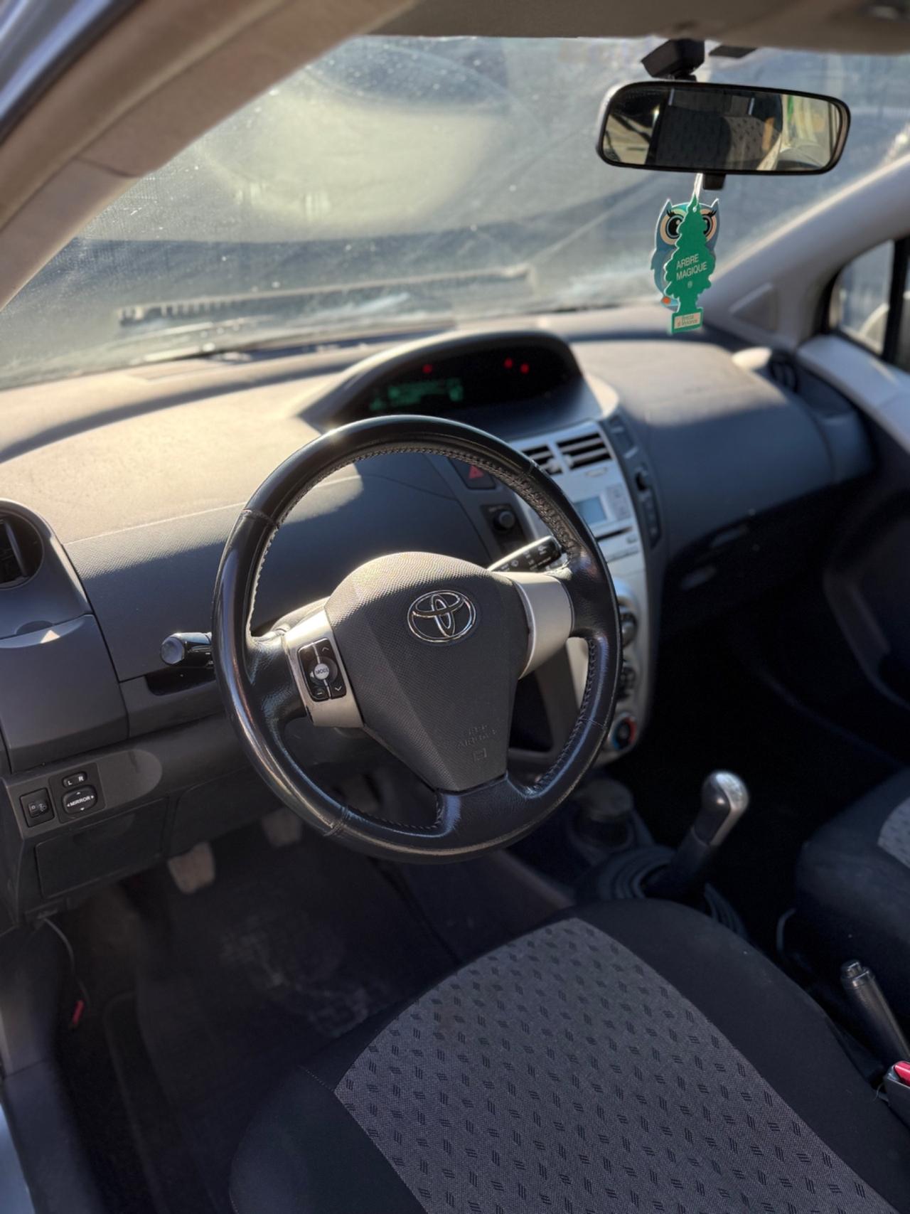 Toyota YARIS 1.0 BENZINA SOL NEOPATENTATI 5 PORTE