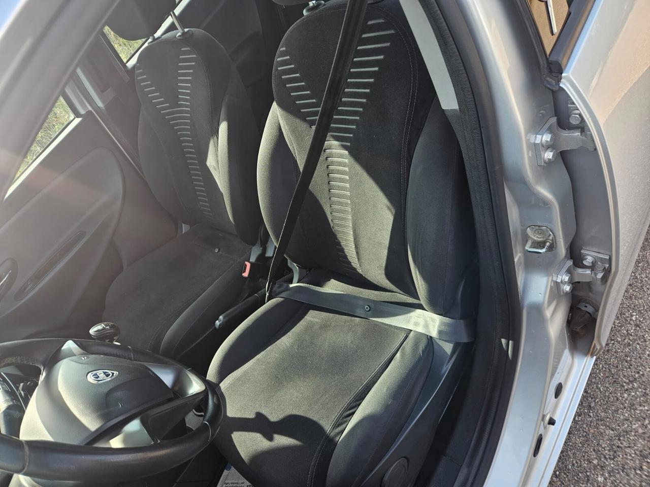 Lancia Ypsilon 1.2 69 CV 5 porte S&S Silver