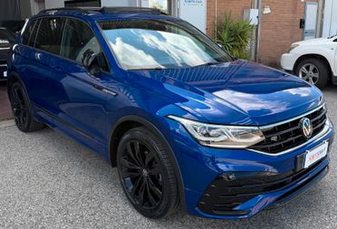 Volkswagen Tiguan 2.0 TDI 150 CV SCR DSG 4MOTION R-Line TETTO APRIBILE BLACK PACK CON CERCHI DA 20"