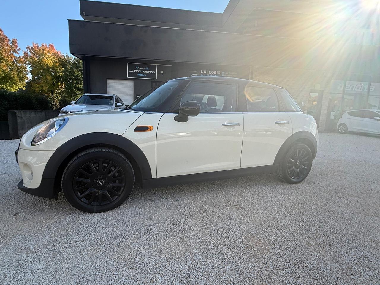 Mini 1.5 Cooper D Business XL 5 porte