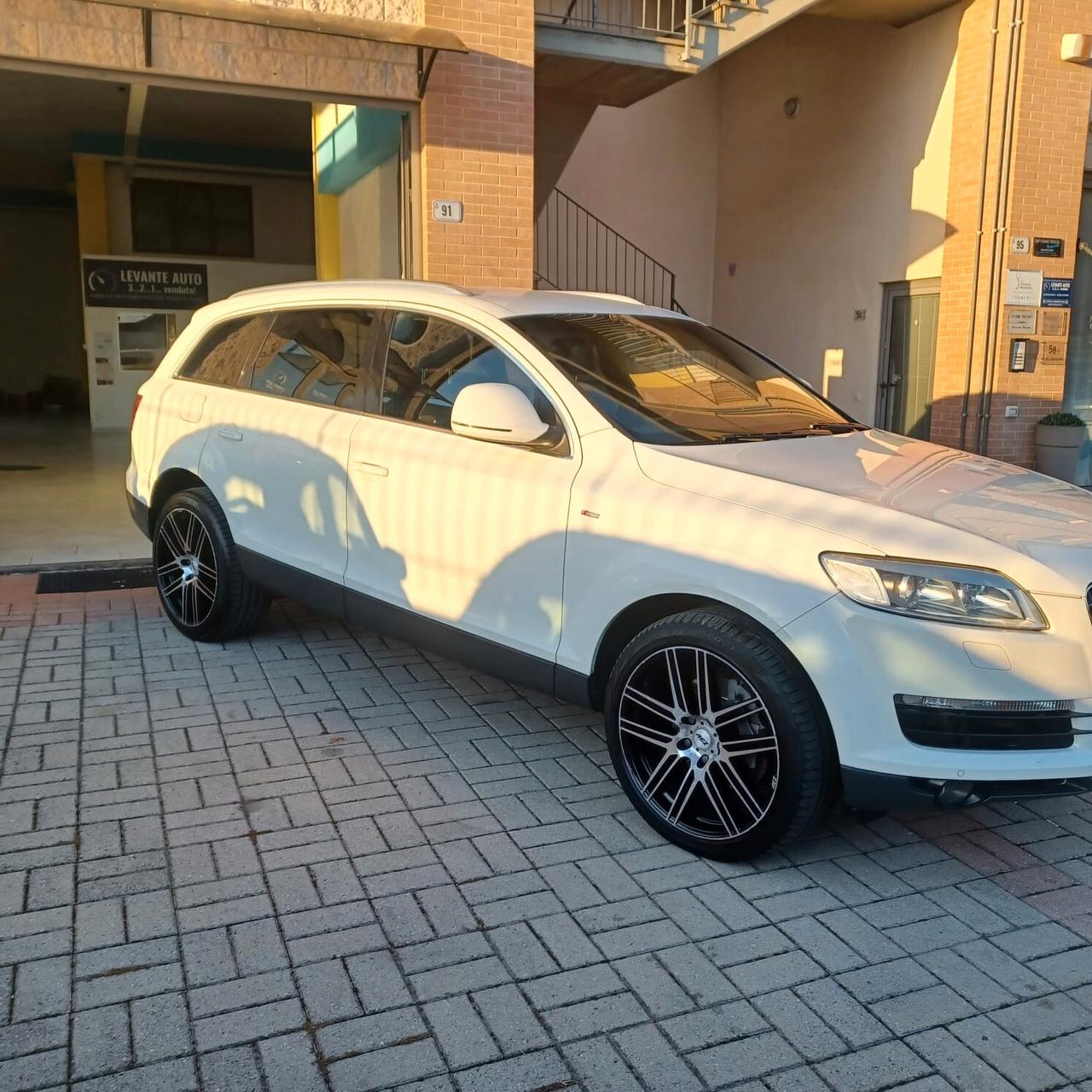 PERFETTA AUDI Q7 3.0 TDI AUTOM 4X4