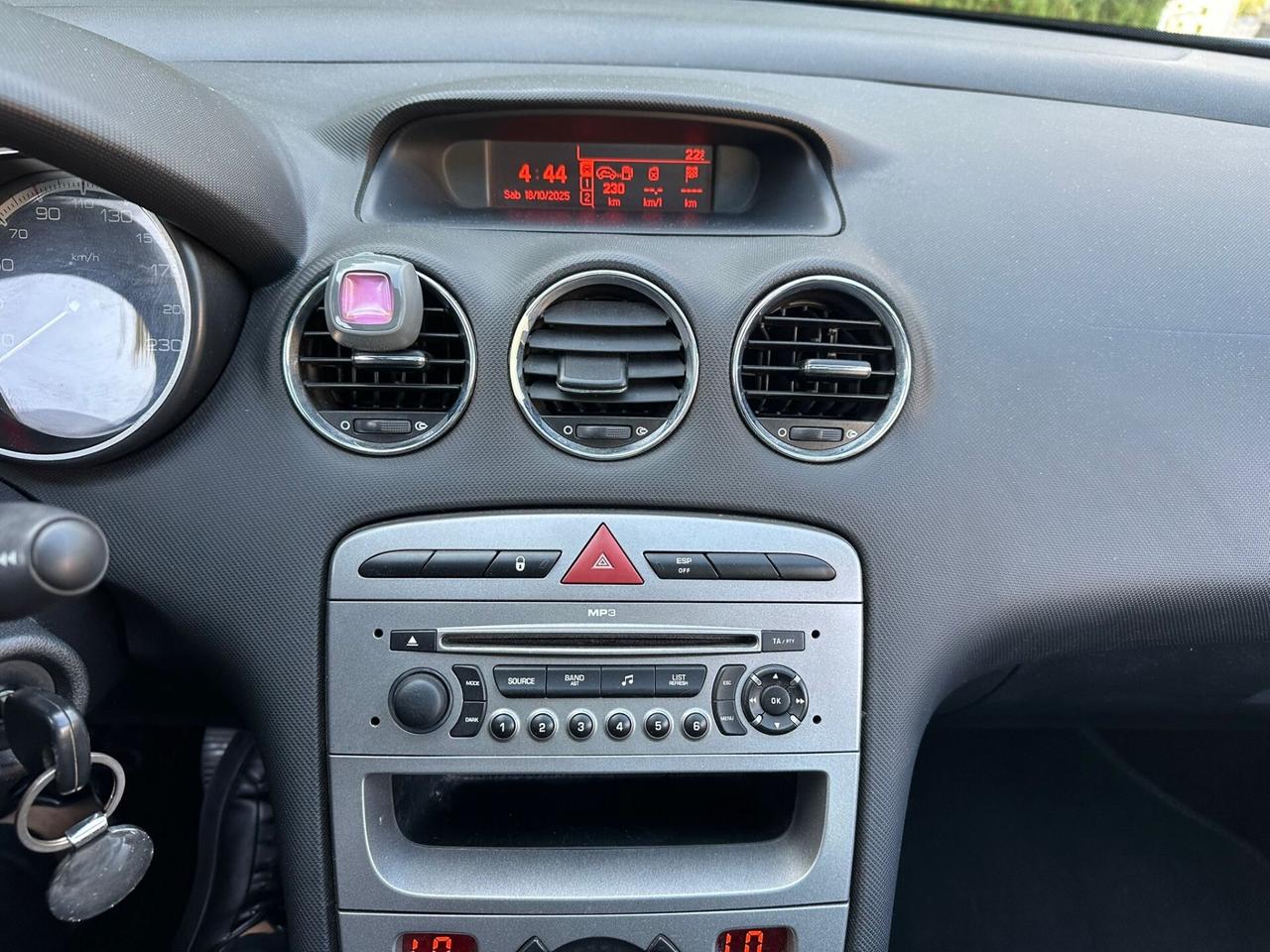 Peugeot 308 1.6 HDi 110CV SW Ciel Féline