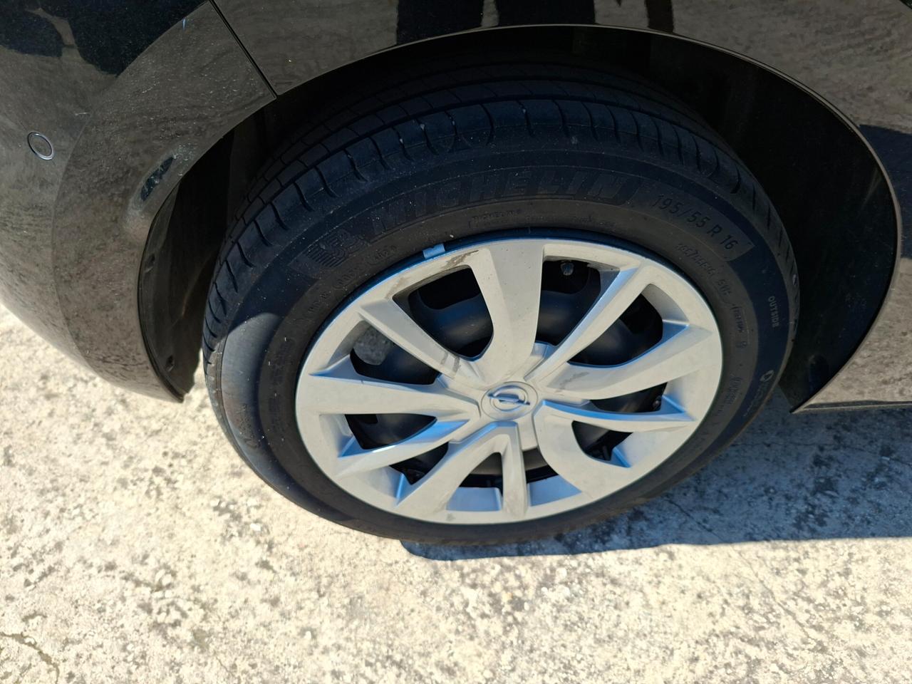 Opel Corsa 1.2 100 CV Edition