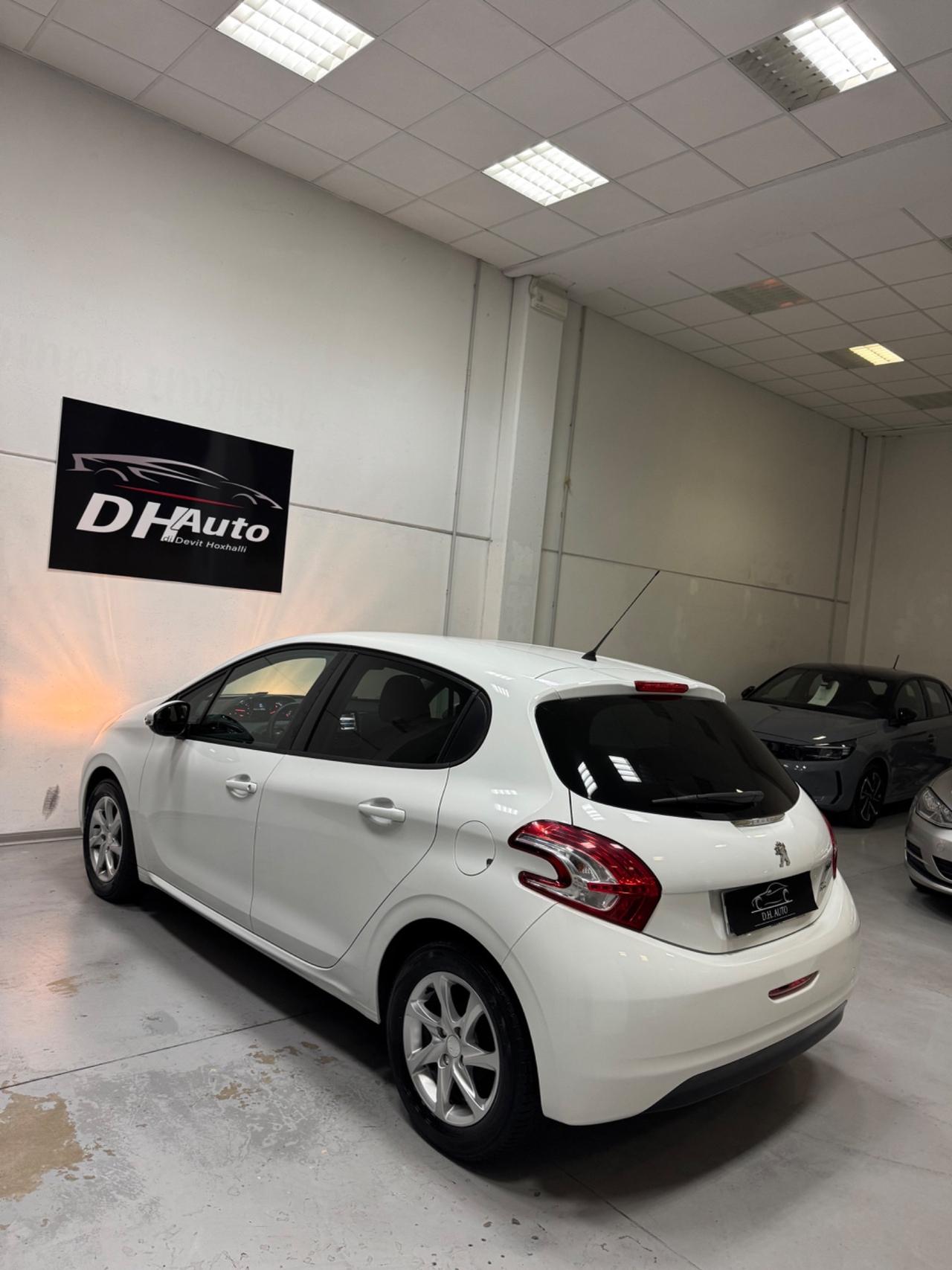 Peugeot 208 1.4 HDi 68 CV 5 porte Allure