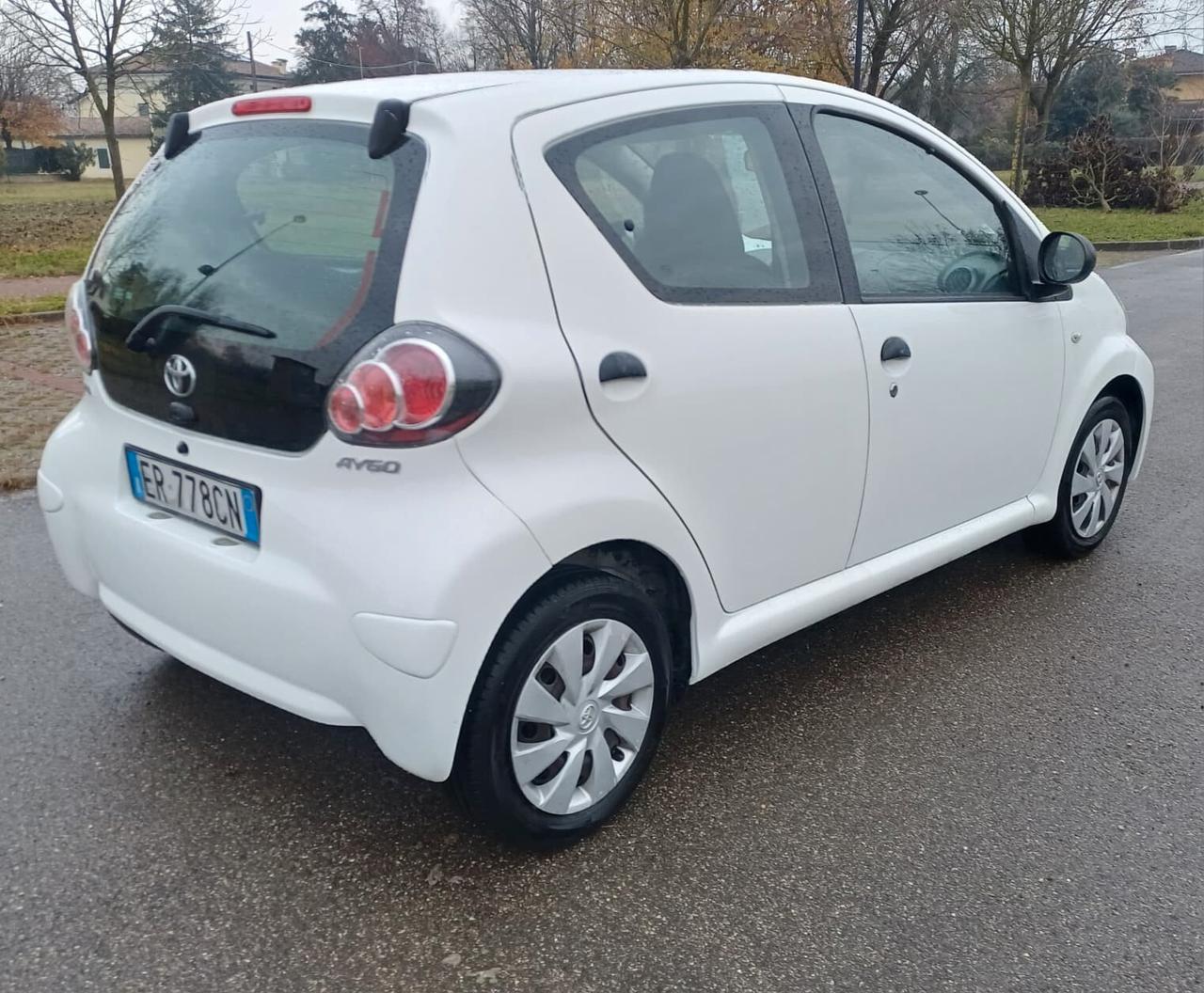 Toyota Aygo 1.0 12V VVT-i 5 porte Cool Soda Connect