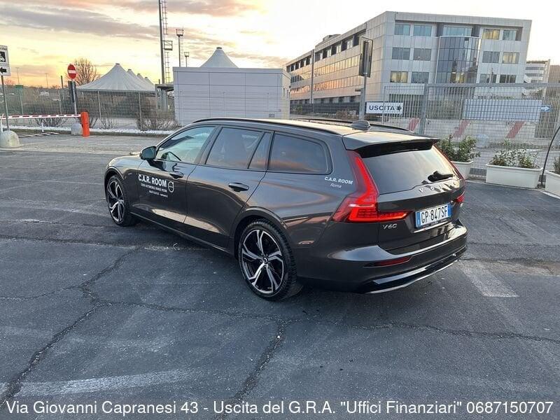 Volvo V60 B4 (d) automatico Plus Dark