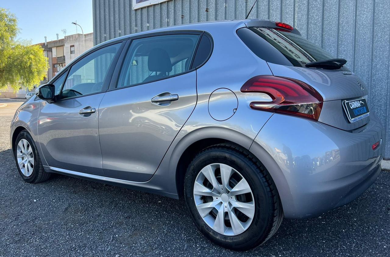 Peugeot 208 LIKE BENZINA NEOPATENTATI