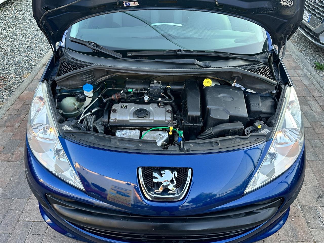 Peugeot 207 1.4 Benzina ok per neopatentati