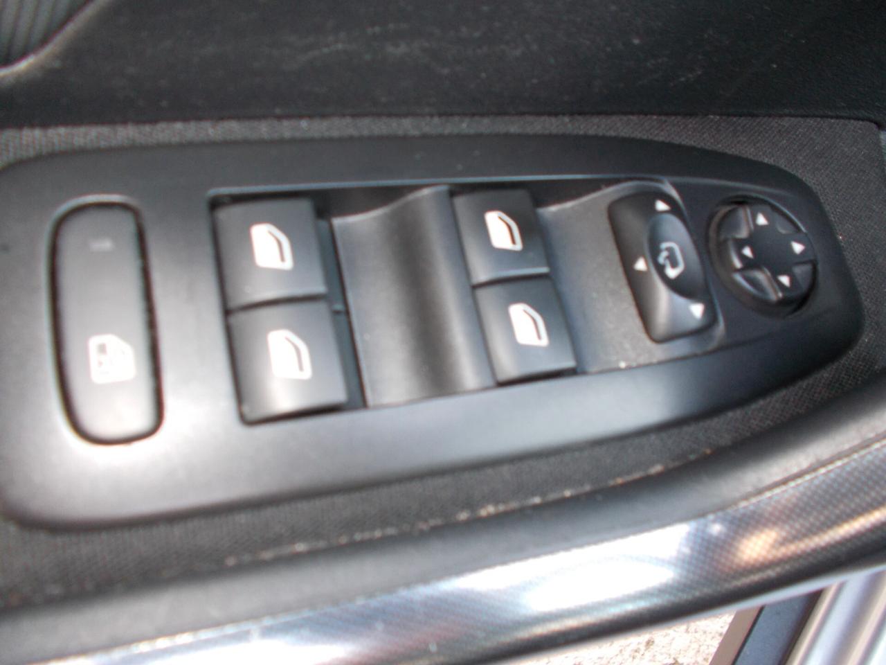 Peugeot 2008 BlueHDi 100 S&S Allure