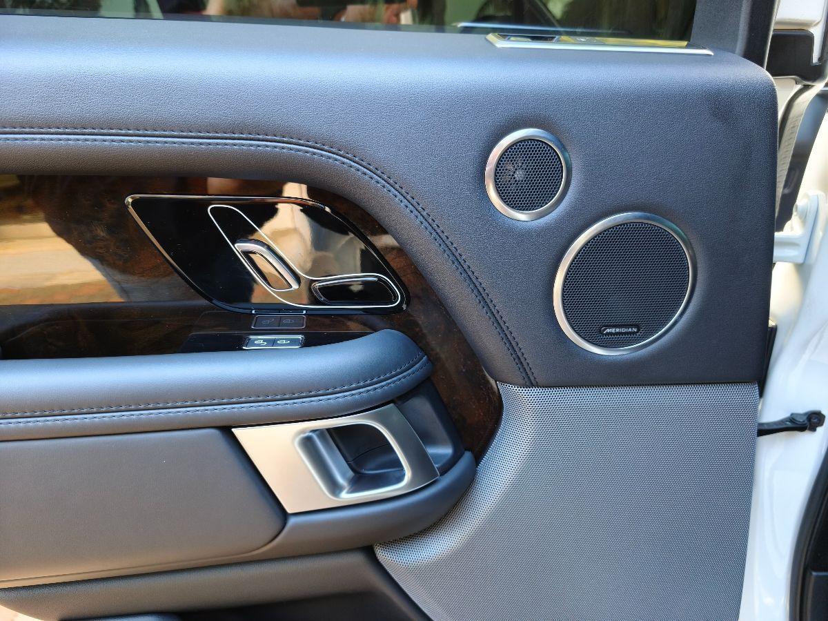 LAND ROVER Range Rover Vogue LWB 3.0 SDV6