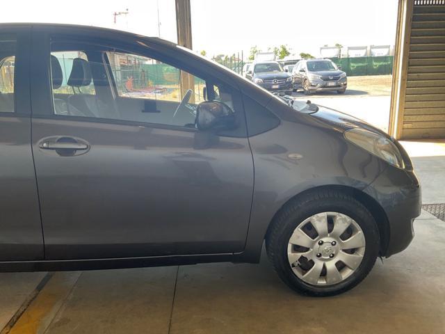 TOYOTA Yaris 1.0 5 porte