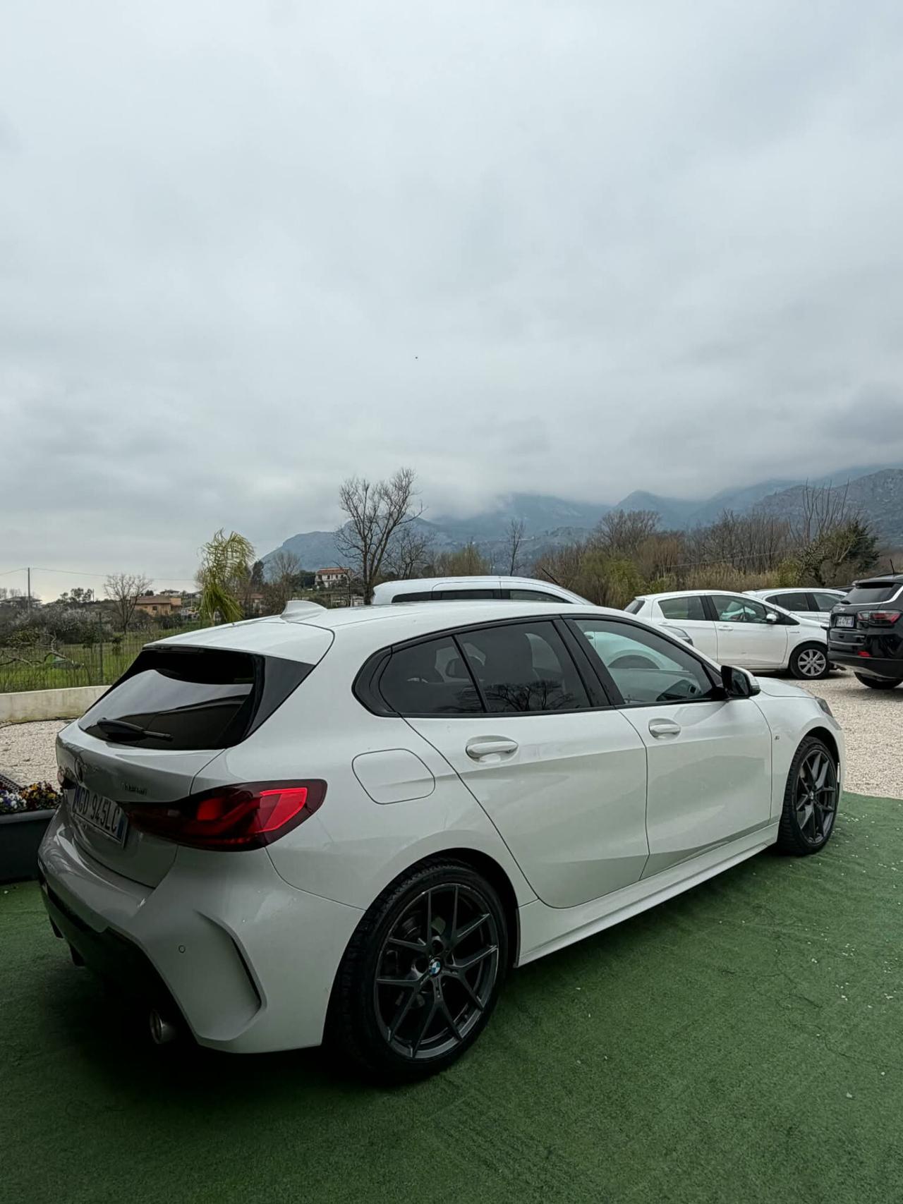 Bmw 118 118d 5p. Msport