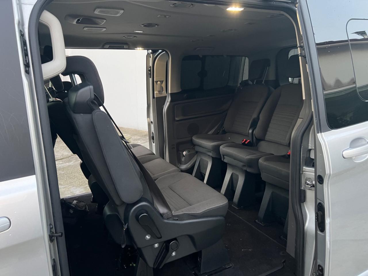 FORD TOURNEO CUSTOM 2.0 DIESEL IBRIDO 8 POSTI UNICO PROPRIETARIO PERFETTO