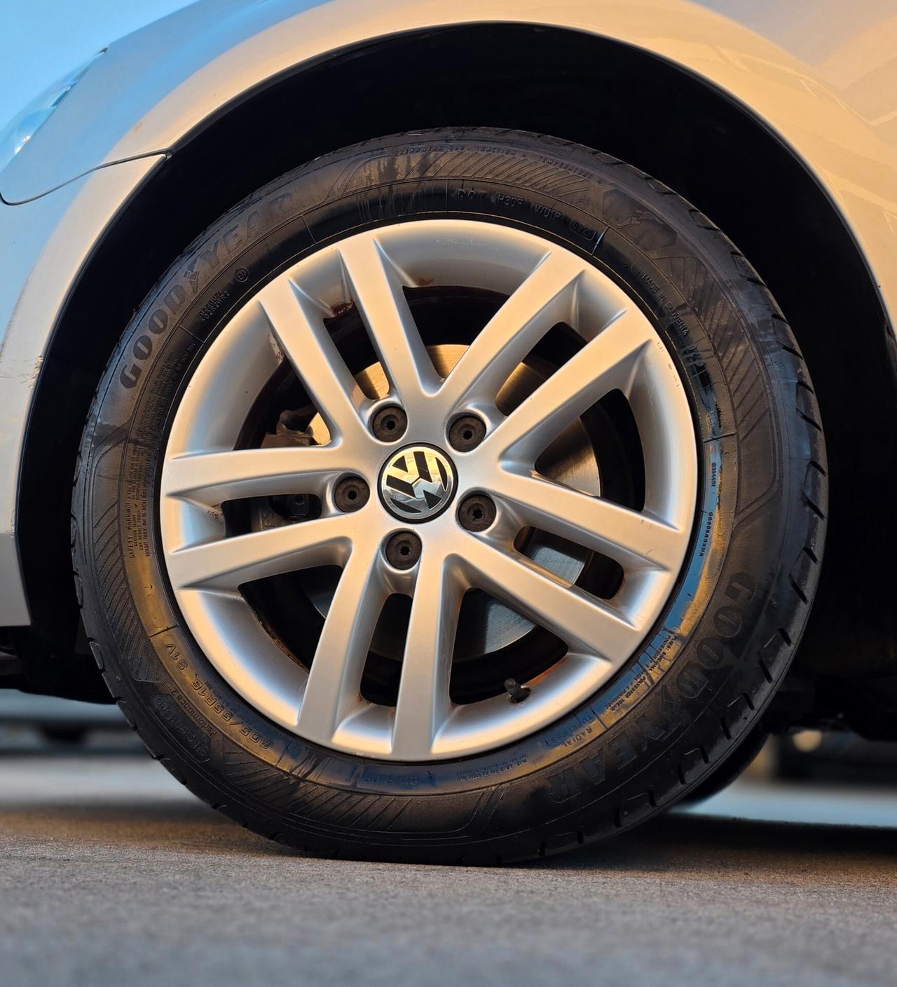 Volkswagen Golf 1.6 TDI DPF DSG 5p. Highline