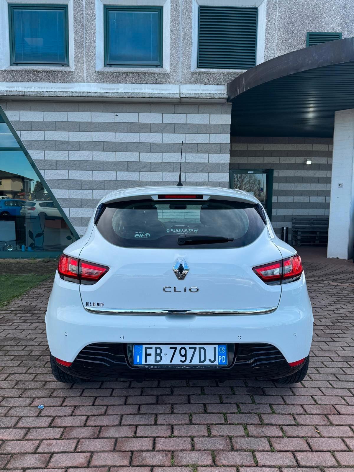 Renault Clio 1.2 75 CV 5 porte Duel