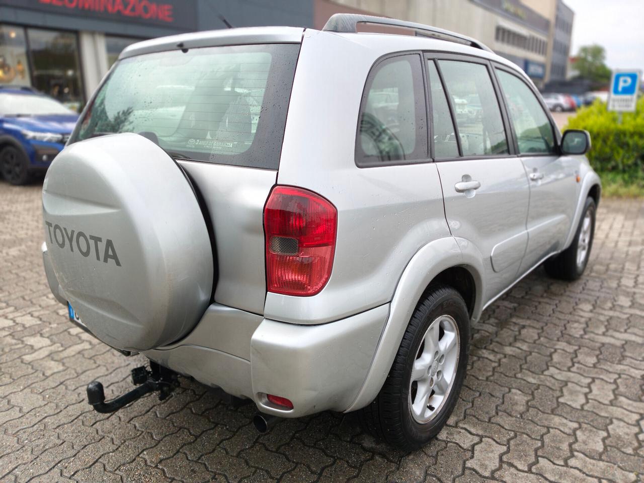 Toyota RAV 4 2.0 D-4D 5p Sol + Gancio