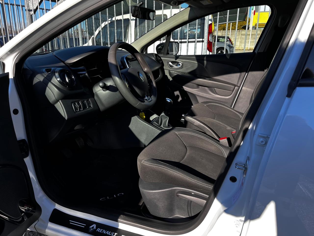 Renault Clio 0.9TCe 75 CV 5 p. MOSCHINO OK NEOPATENTI